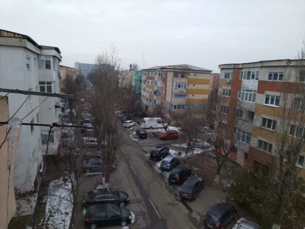 Urmărire printre blocuri la Craiova. S-a urcat drogat la volan și a fugit de polițiști. A fost prins după ce și-a abandonat mașina pe strada Dr. Ștefan Berceanu