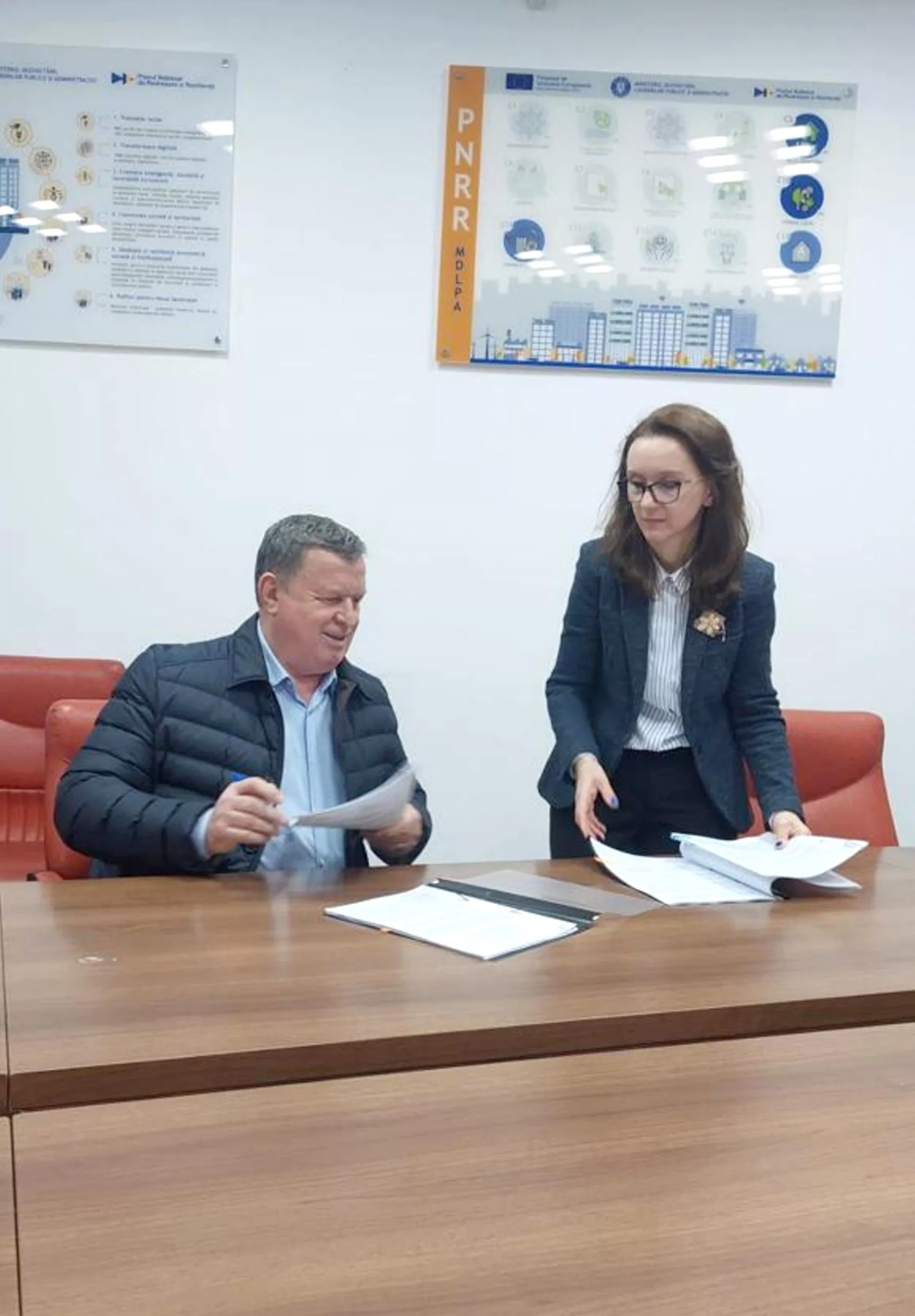 Primarul Mircia Gutău a semnat 11 contracte de finanțare prin PNNR
