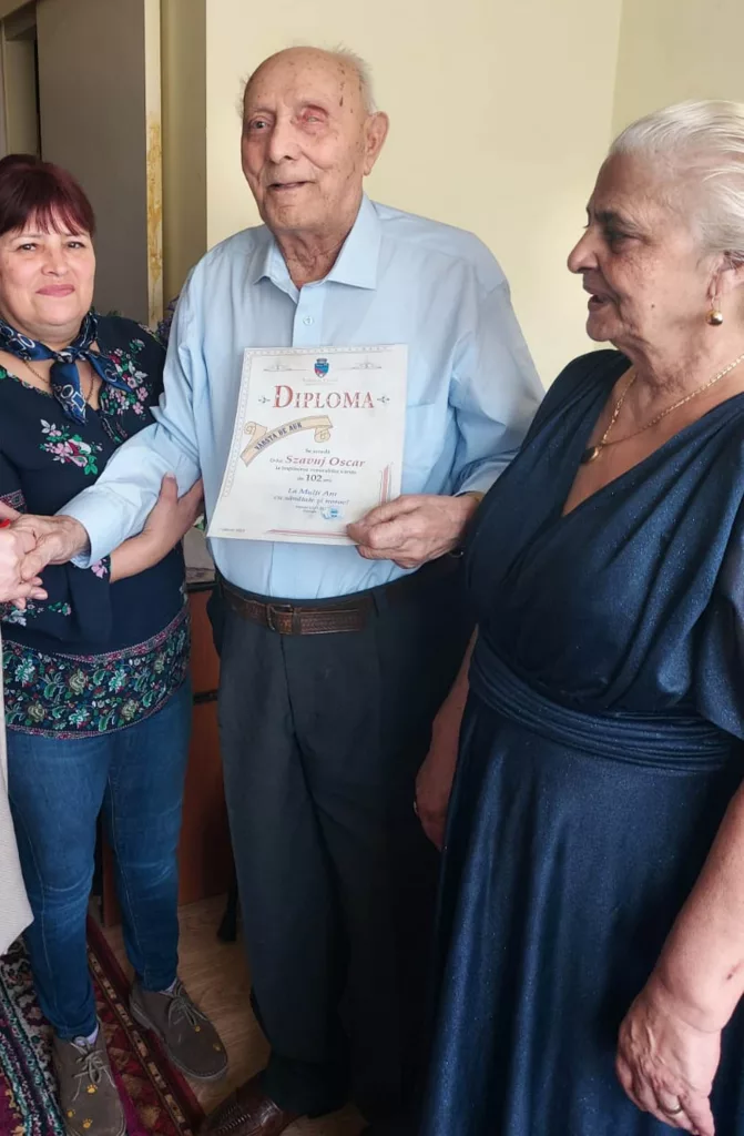 Un râmnicean a fost sărbătorit la împlinirea vârstei de 102 ani