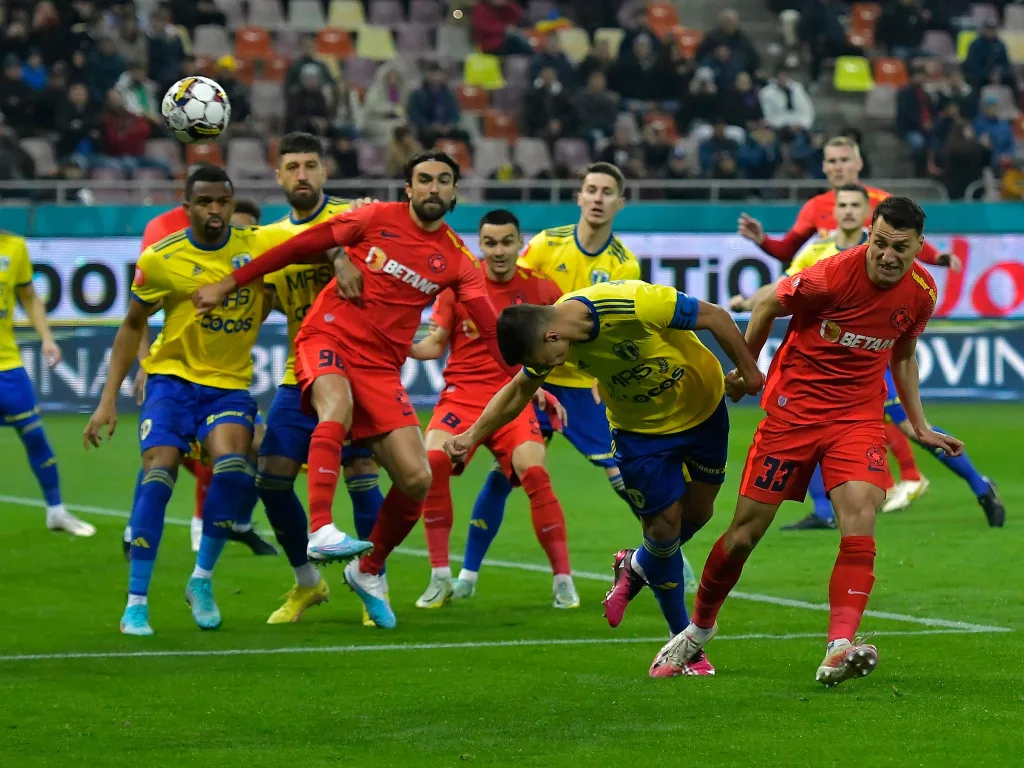 FCSB – Petrolul 4-1 | Roş-albaştrii continuă urmărirea liderului
