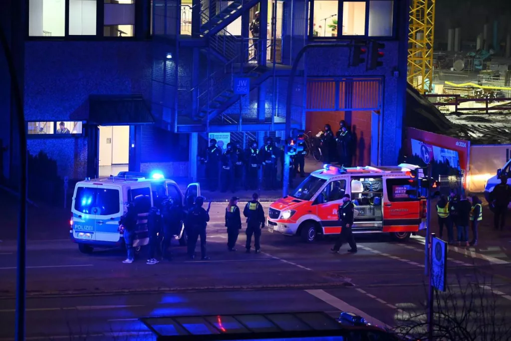 Cel puțin șapte oameni au murit într-un atac armat în Hamburg