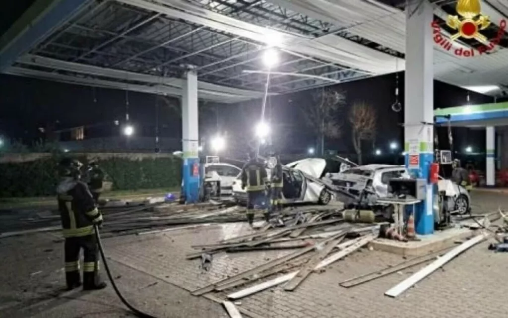 Patru răniţi după ce o butelie GPL a explodat într-o benzinărie