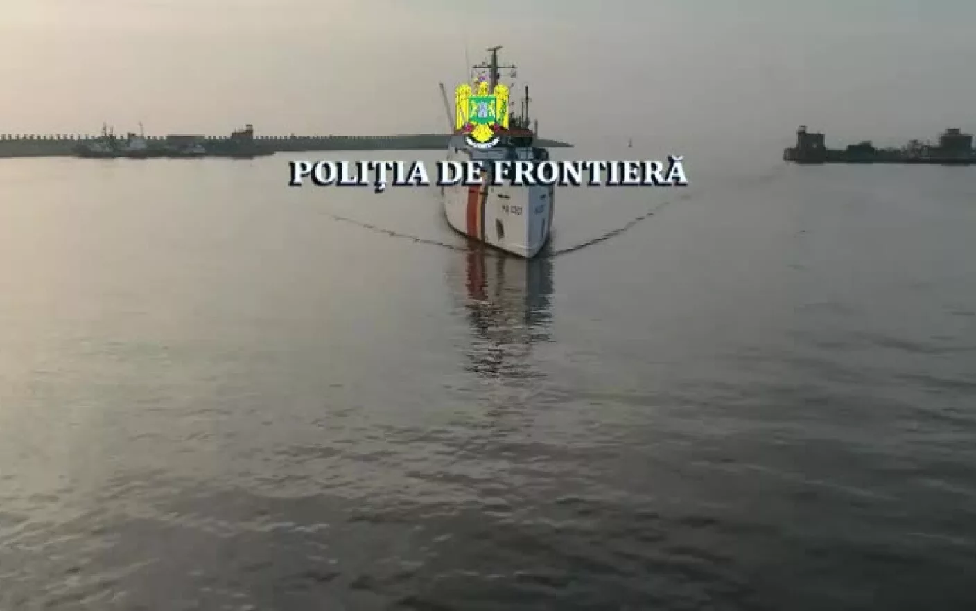 Pescadoare bulgărești ticsite cu calcan și rechin de Marea Neagră, prinse în flagrant de români
