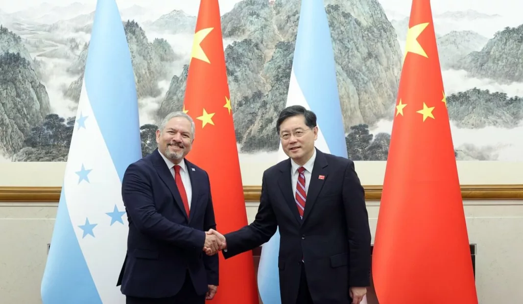 China stabilește relaţii diplomatice cu Honduras 