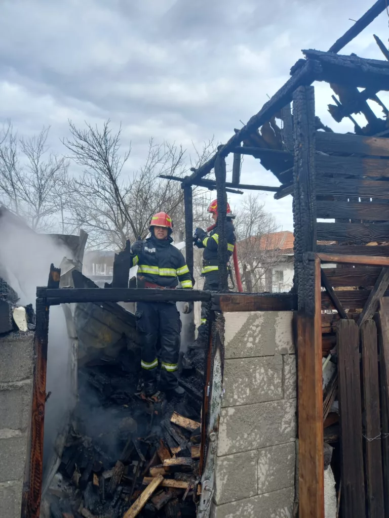 Mehedinți: Incendiu într-o gospodărie din Arginești