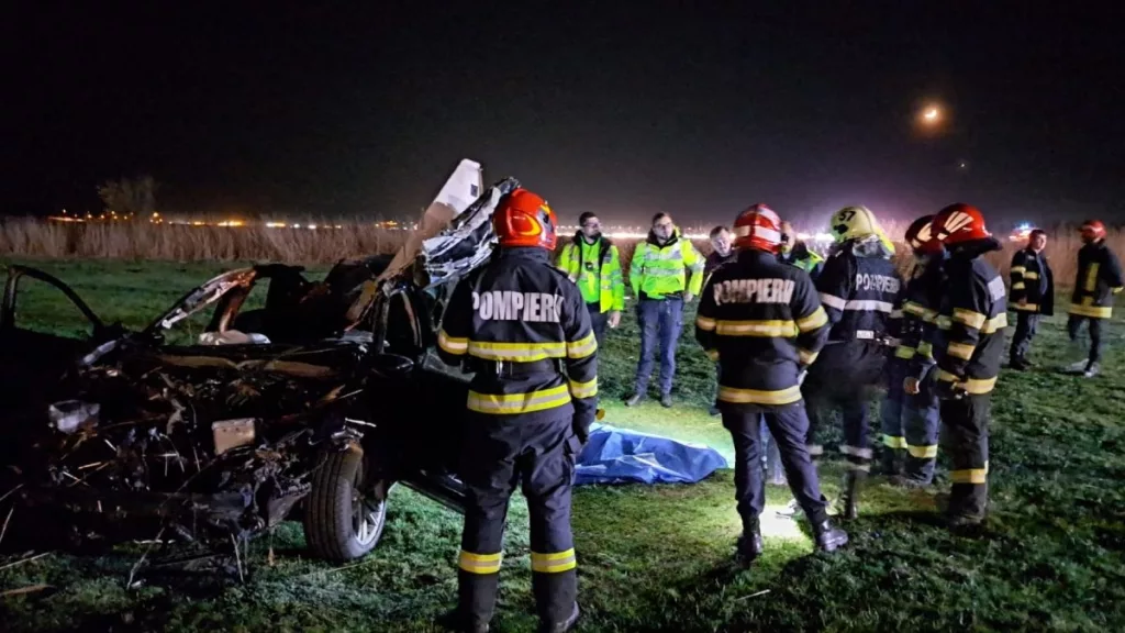 Un om și doi cai au murit într-un accident cu o căruță și două mașini