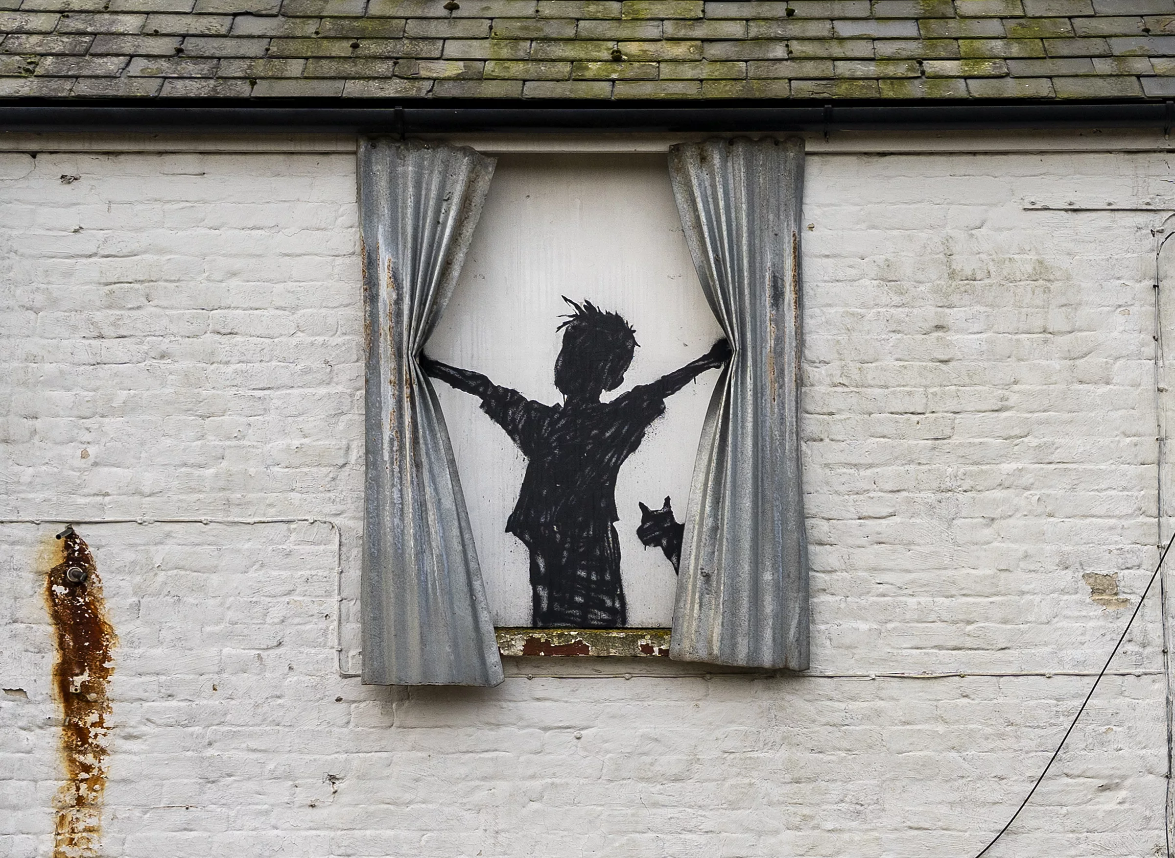 Pictură murală a lui Banksy, distrusă în Anglia