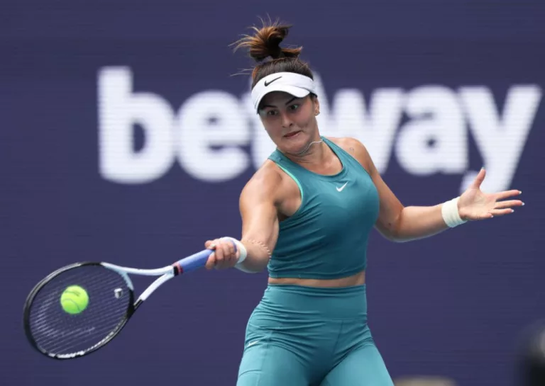 Bianca Andreescu a muncit mai bine de trei ore pentru a elimina-o pe Sakkari de la Miami