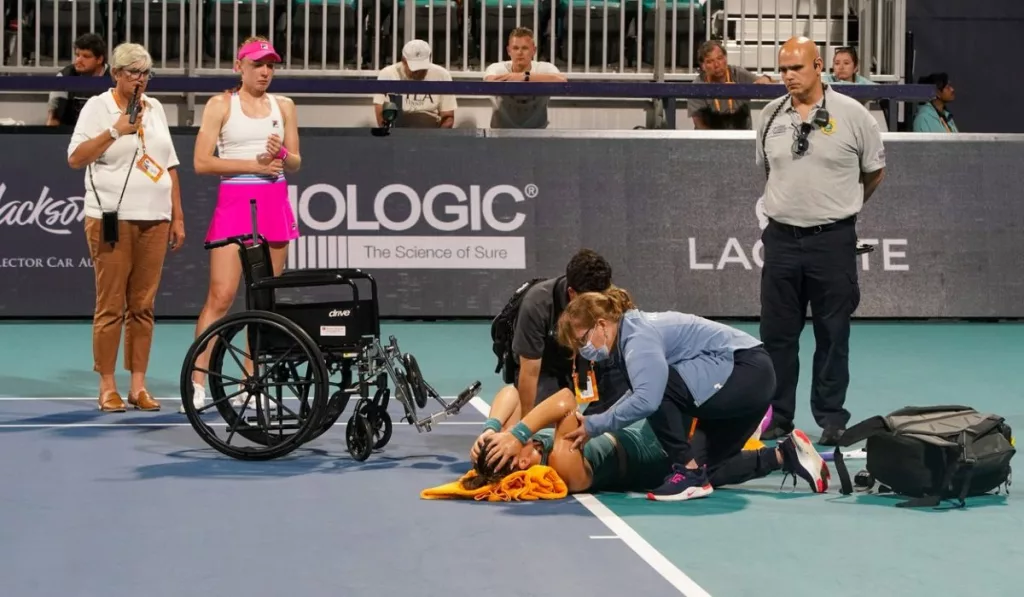 Bianca Andreescu, în lacrimi la Miami! Accidentare îngrozitoare la gleznă