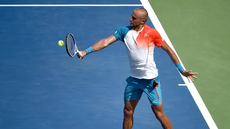 Marius Copil este printre cei mai buni de la Lugano! Duel cu un francez în primul tur