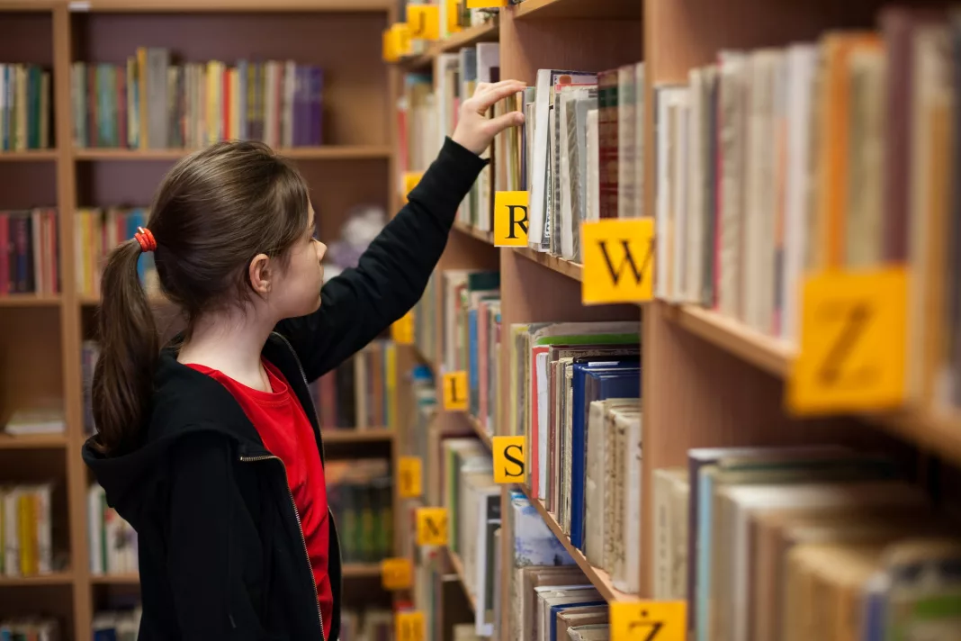 Numărul bibliotecilor şcolare a scăzut cu 500, începând cu 2019