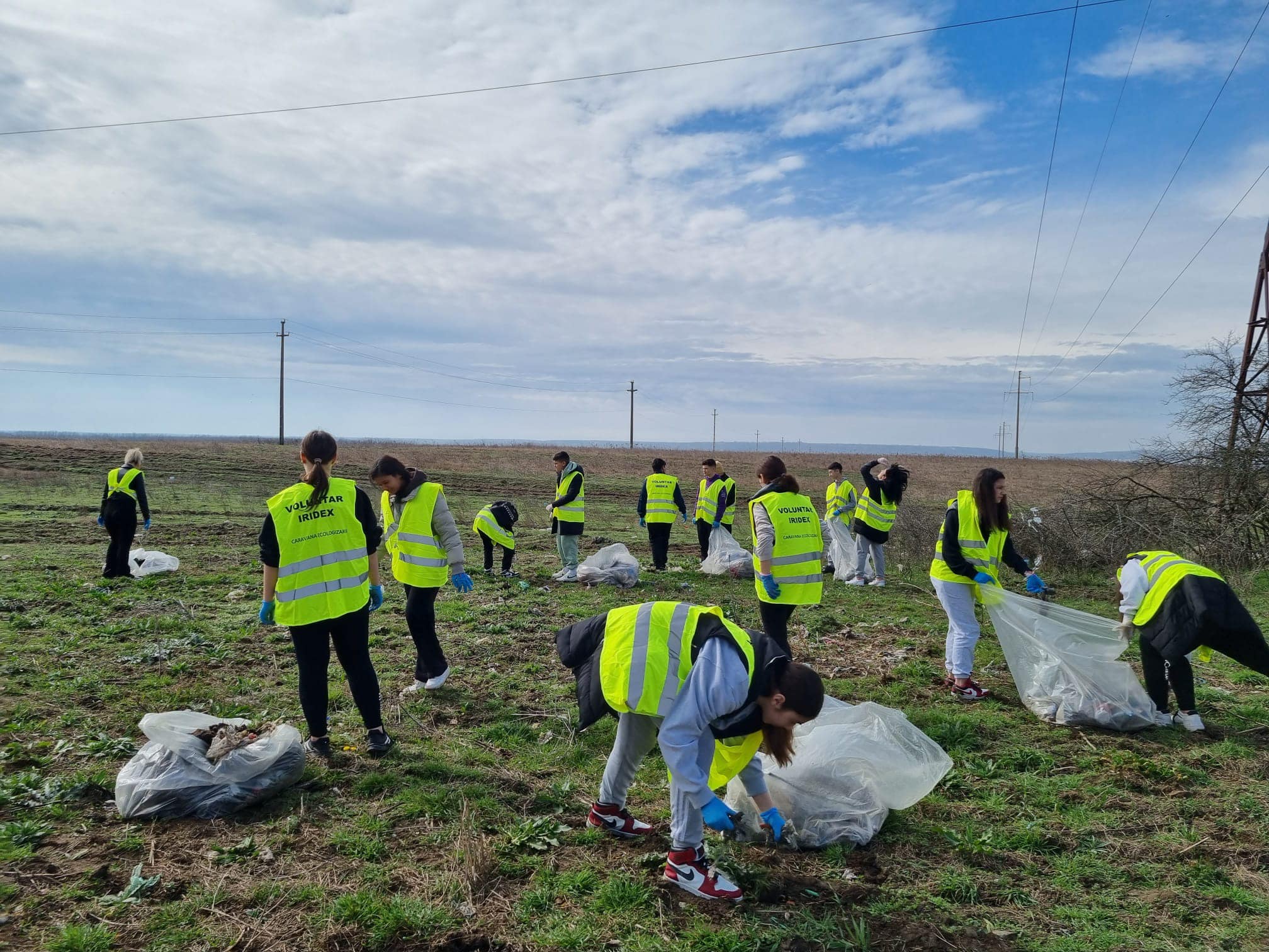 Acțiune de ecologizare/sursa foto: pagina de Facebook a Gărzii de Mediu Dolj