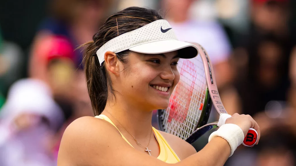 Emma Răducanu avansează la Indian Wells după victoria cu Linette