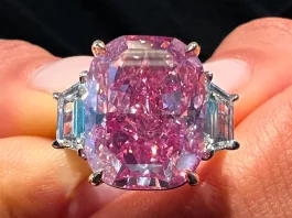 Cel mai frumos diamant roz va fi scos la licitaţie