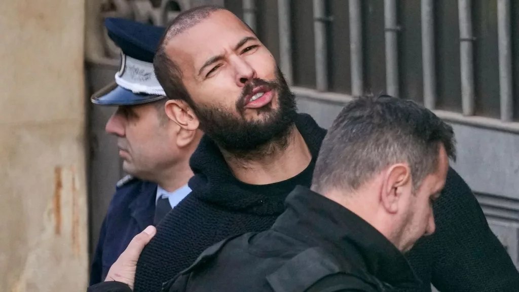 Frații Tate fac şi Paştele în arest
