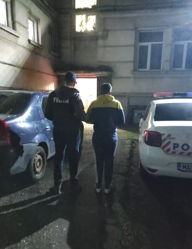 Tânăr prins cu unelte şi telefoane furate