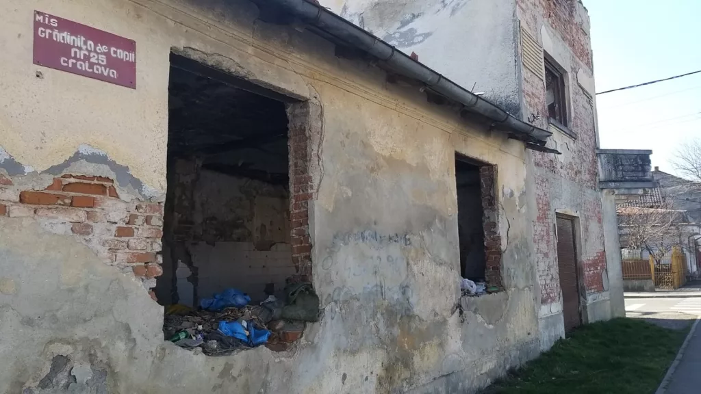 Ruina de la colţ de stradă