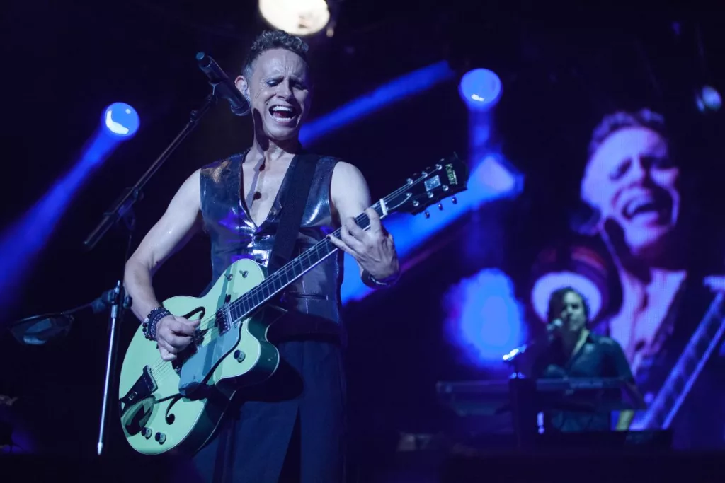 Depeche Mode va lansa albumul „Memento Mori” 