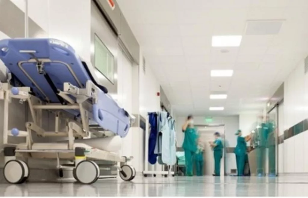 Tânăr în comă la spital, după o infecţie la măsea
