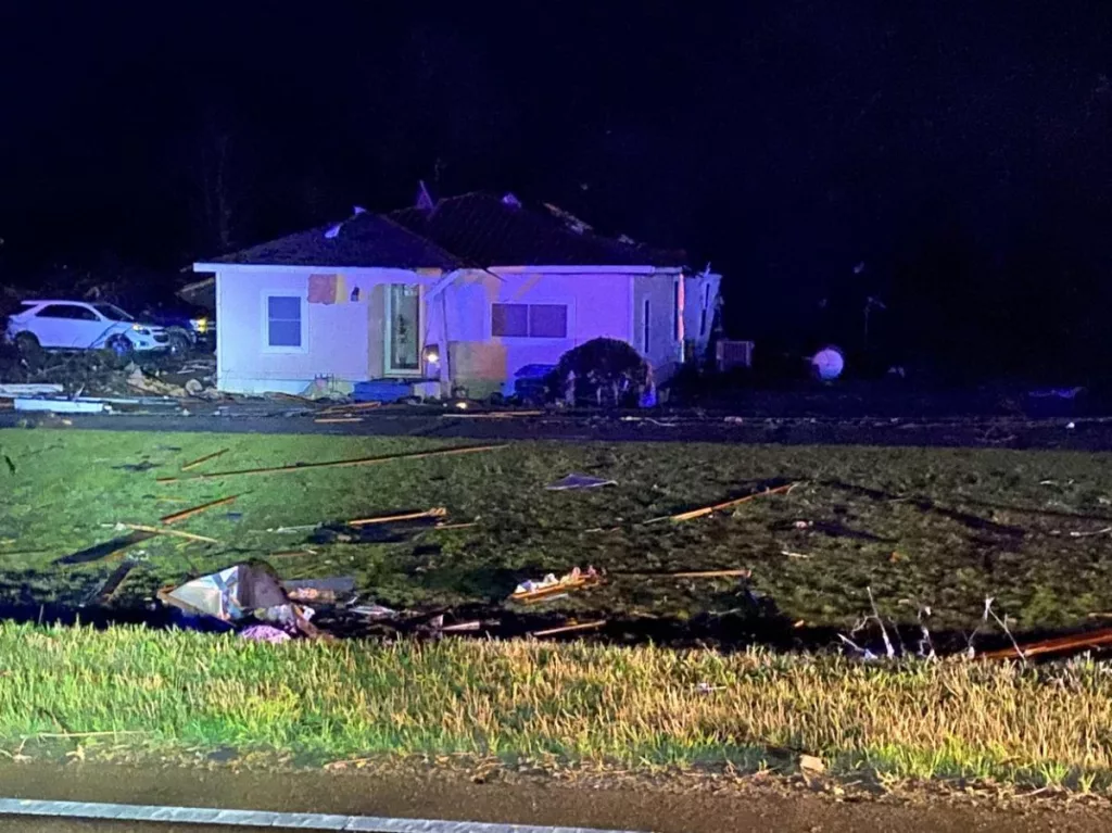25 de morţi în urma tornadelor din statul american Mississippi