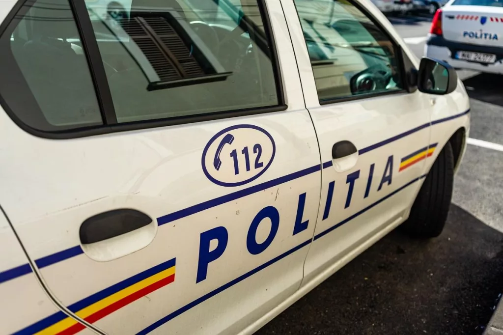 Dolj: Bărbat reţinut după ce a agresat un poliţist