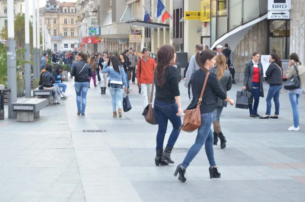 Populaţia din Craiova îmbătrâneşte mai mult de la an la an, însă turismul pare că începe să se mişte