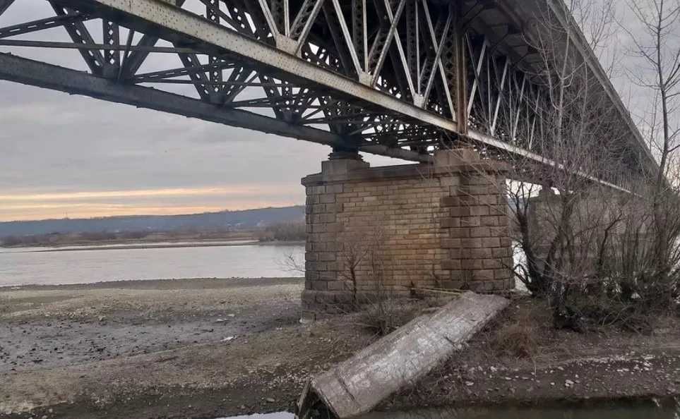 Olt: Se închide podul peste Olt dintre Drăgăşani şi Poganu