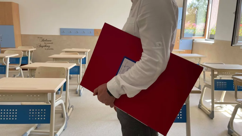 Profesorii vor fi formaţi să recunoască elevii care consumă droguri