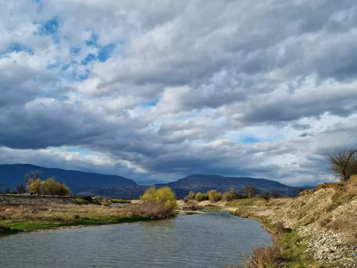 În zonele unde s-au produs seismele se aud zgomote în subteran și vuiete
