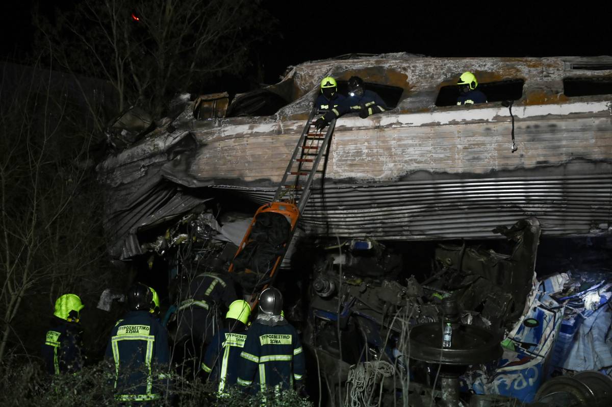 A avut loc "o coliziune frontală între două trenuri: un tren de marfă şi trenul IC 62 care plecase din Atena spre Salonic