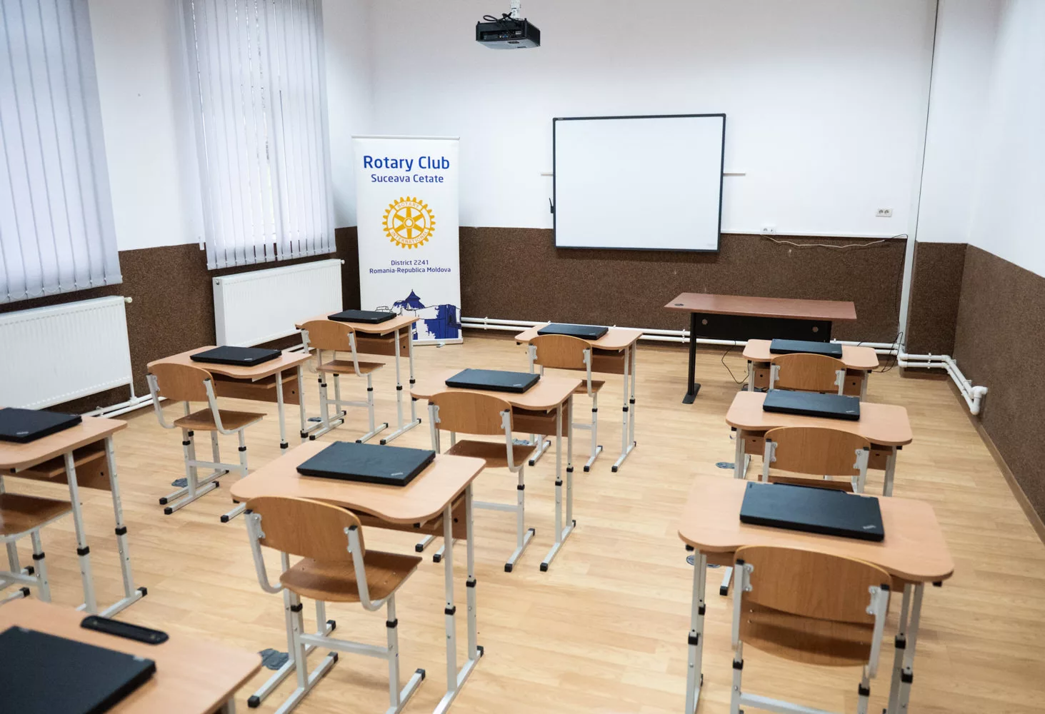 Şcolile din Dolj pot primi între 4.000 şi 100.000 de euro pentru modernizare