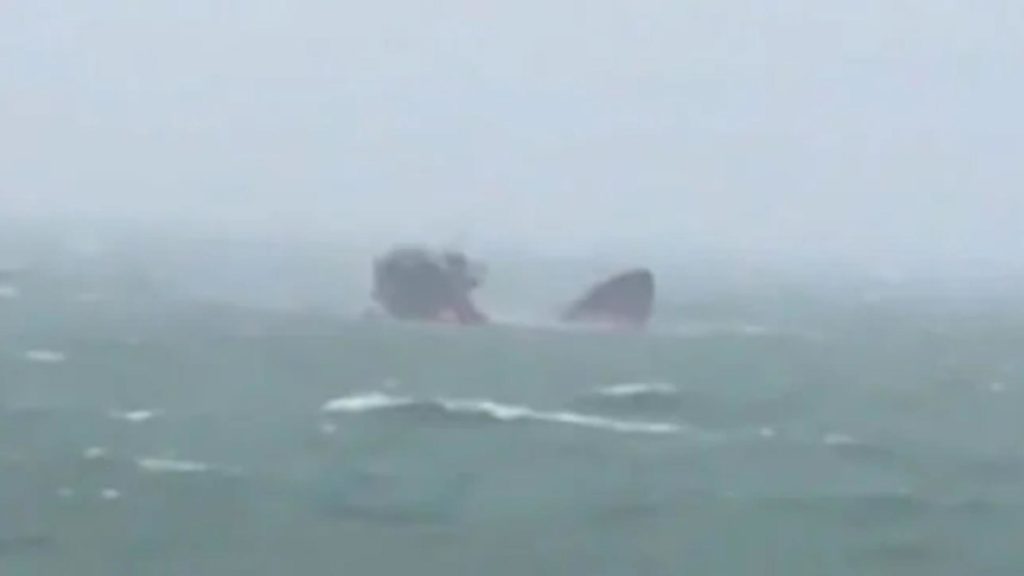 Un mort și zece răniți după ce o navă rusească s-a scufundat în Marea Neagră