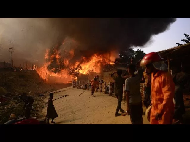 (VIDEO) Incendiu într-o tabără de refugiați