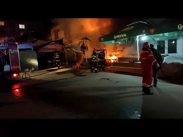 (VIDEO) Incendiu în Piața Zahana din Slatina