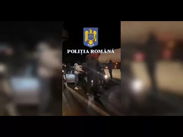 (VIDEO) Reținuți pentru furt calificat și conducerea unui vehicul cu numere false