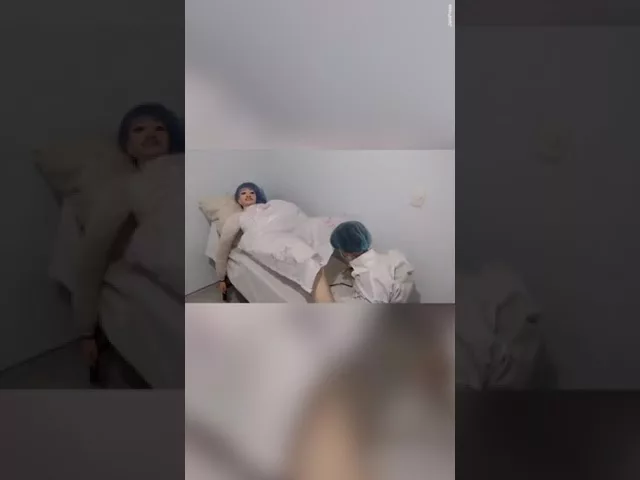 (VIDEO) Un columbian logodit cu o păpuşă a anunţat „nașterea” celui de-al treilea copil