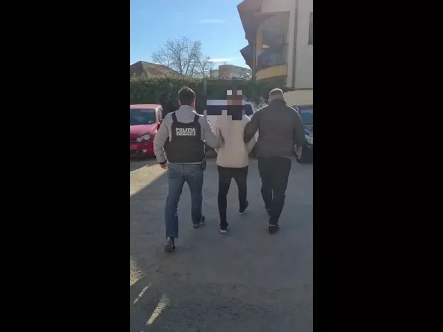 (VIDEO) Dolj: Minor reţinut pentru tentativă de furt