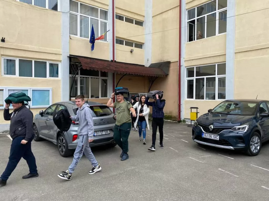 Simulare de cutremur de 7 grade pe scara Richter la Liceul Tehnologic „Henri Coandă” din Târgu Jiu