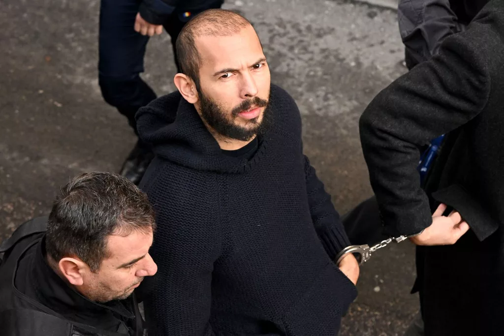 Andrew Tate rămâne în arest