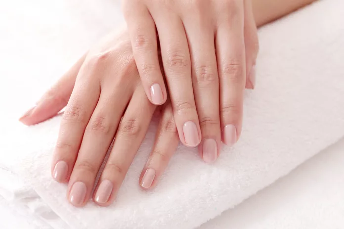 Ce trebuie să faci pentru a avea unghii sănătoase şi rezistente Ce trebuie să faci pentru a avea unghii sănătoase şi rezistente