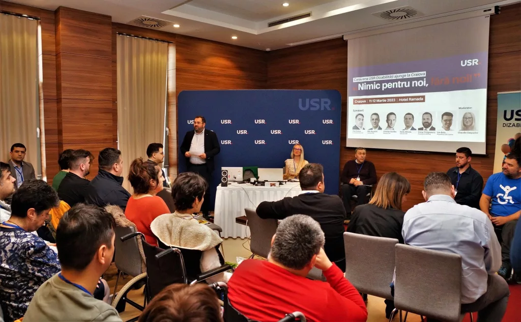 Cum s-a derulat „Caravana USR Dizabilități“ de la Craiova. Ghid pentru identificarea finanțărilor ce pot rezolva mare parte a problemelor persoanelor cu dizabilități