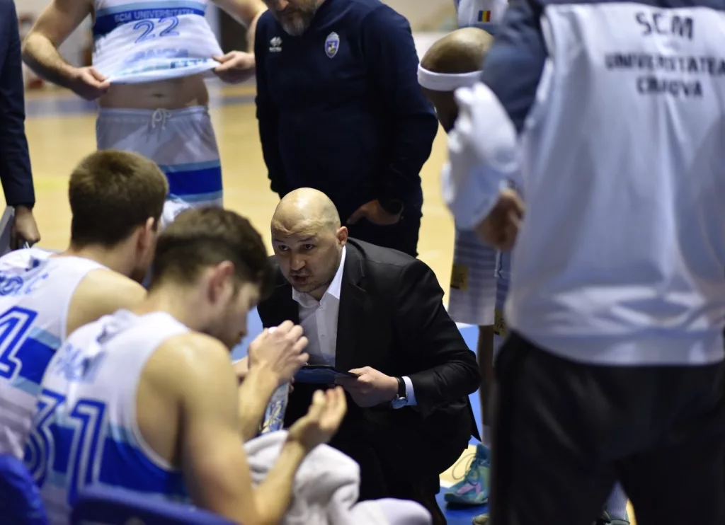 Baschet / SCMU Craiova nu îşi permite paşi greşiţi cu Timişoara