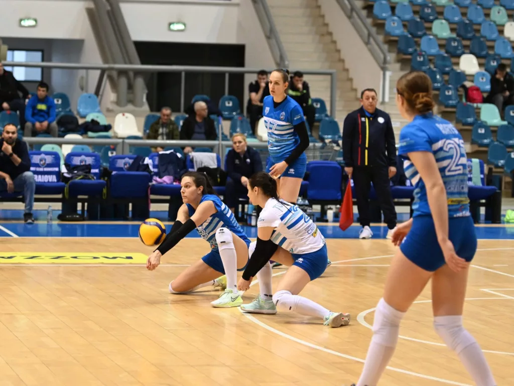 Volei (f) / SCMU Craiova, meci de totul sau nimic cu FC Argeş Piteşti