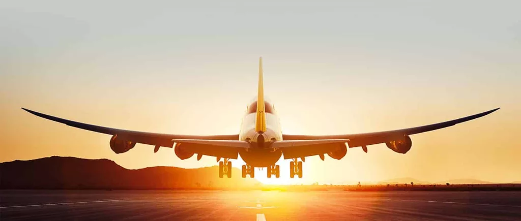 Un român care venea în ţară să-şi viziteze rudele a murit în avion, sub ochii soţiei gravide
