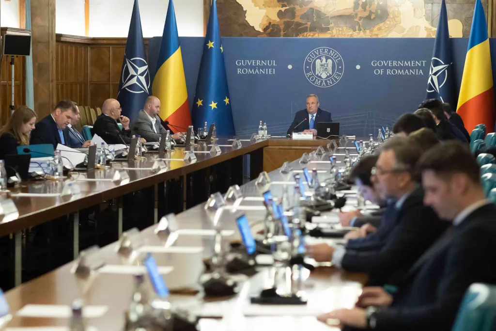 Guvernul urmează să aprobe îngheţarea temporară a tarifelor pentru poliţele RCA