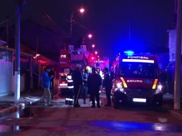 Un bărbat din București a fost rănit, iar soția sa a suferit un atac de panică după ce casa lor a fost serios afectată de un incendiu