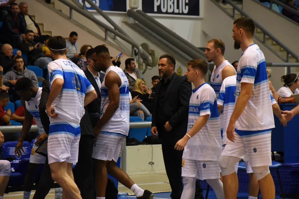 Baschet / SCMU Craiova debutează în play-off pe terneul campioanei UBT Cluj