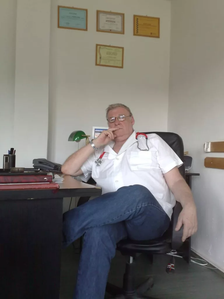 Șeful medicilor de familie lucrează la 73 de ani