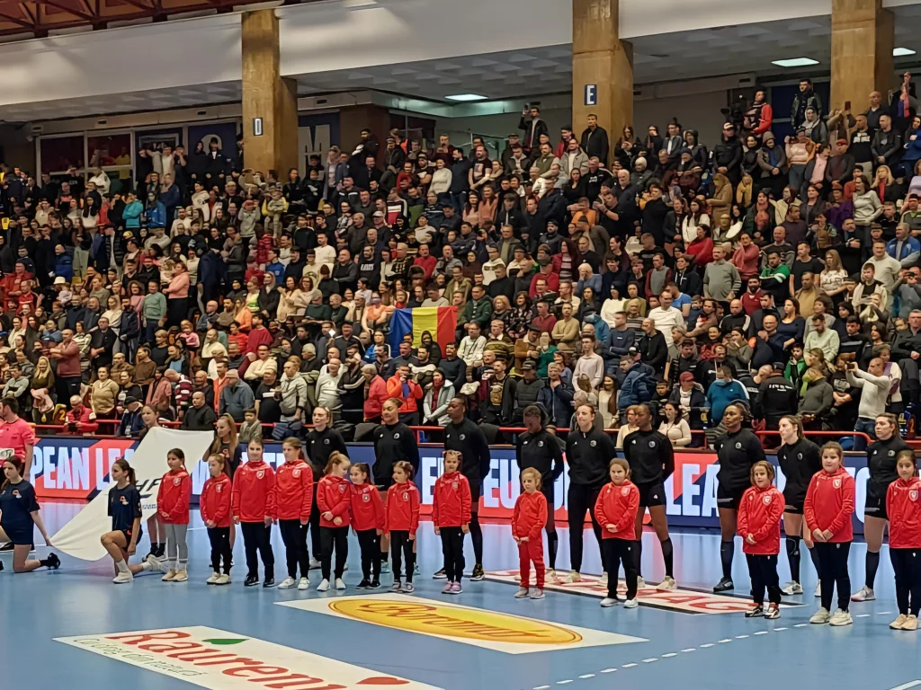 Sute de copii și adolescenți, în pepinierele Sport Club Municipal Râmnicu Vâlcea
