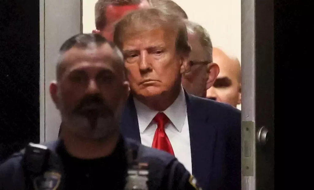 (VIDEO) Fostul preşedinte Donald Trump a părăsit marţi Tribunalul Penal din Manhattan